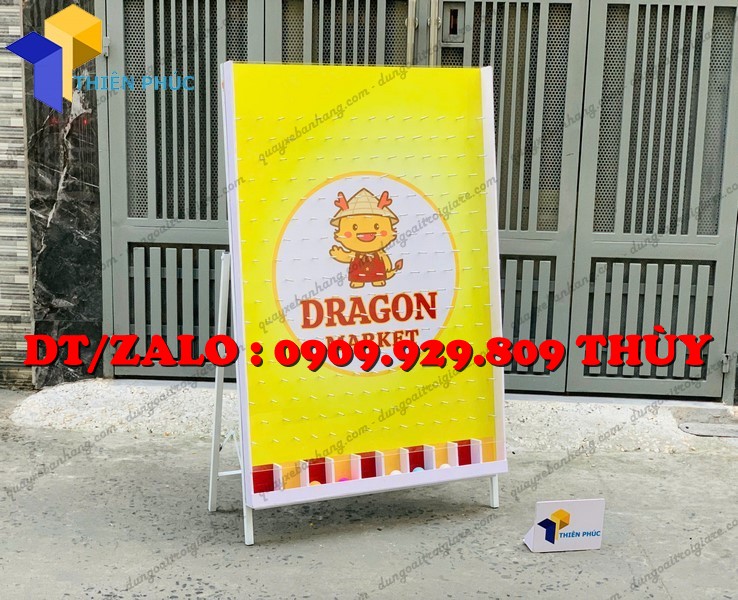 bảng kệ ziczac chơi game thả bánh trúng thưởng