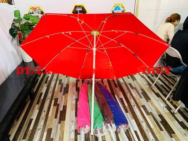Dù che xe bán hàng lưu động giá rẻ