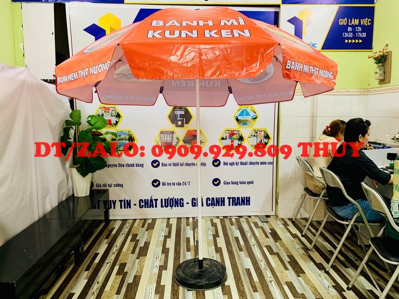 Dù in logo quảng cáo ngoài trời
