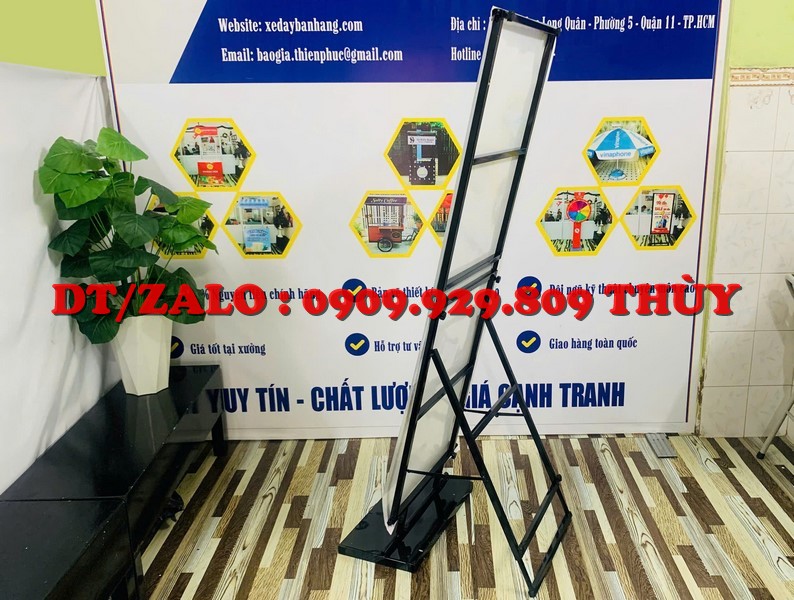 mua standee khung sắt ngoài trời ở đâu